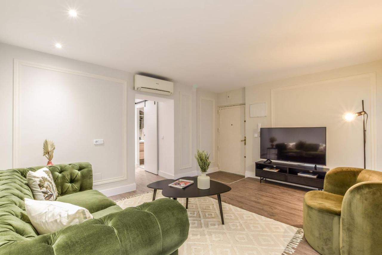 Acogedor Apartamento Gran Via -No Ascensor- Madrid Bagian luar foto
